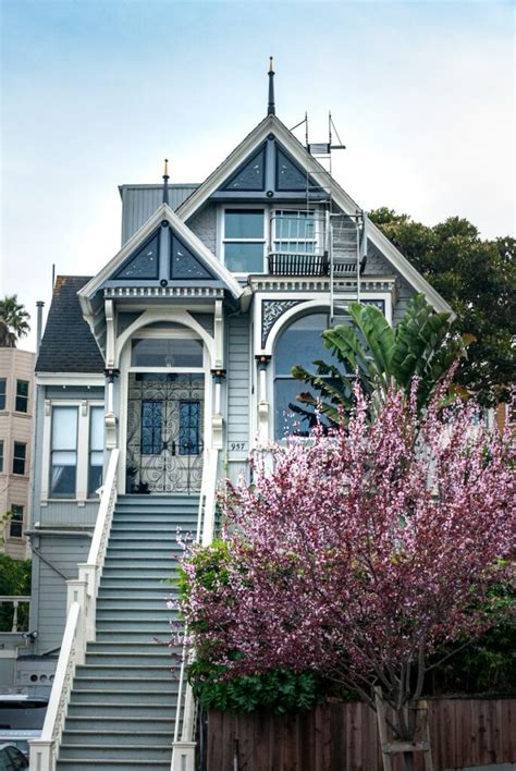 Restoring Victorian Homes: Authentic Materials for 